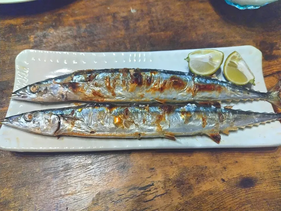 Snapdishの料理写真:秋刀魚の塩焼き|Tom Seaさん