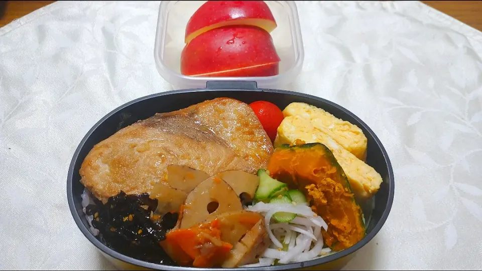 Snapdishの料理写真:10/18のお弁当🍱
海苔弁当|卯月さん