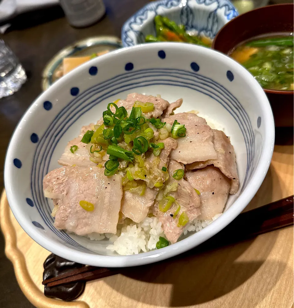 ネギ塩豚丼🐷|ぴっとさん