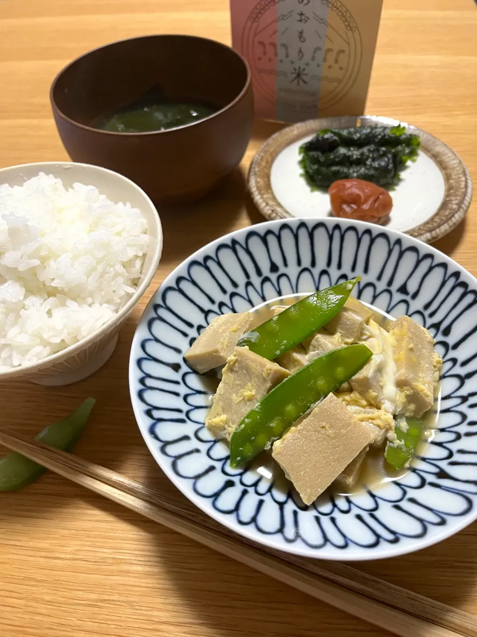 今日の夜ごはん~高野豆腐の卵とじ、わかめの味噌汁~|ゆかｕさん