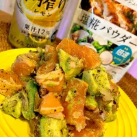 Snapdishの料理写真:炙り塩糀サーモンとアボカドの和え物😋🥑🍻💕✨