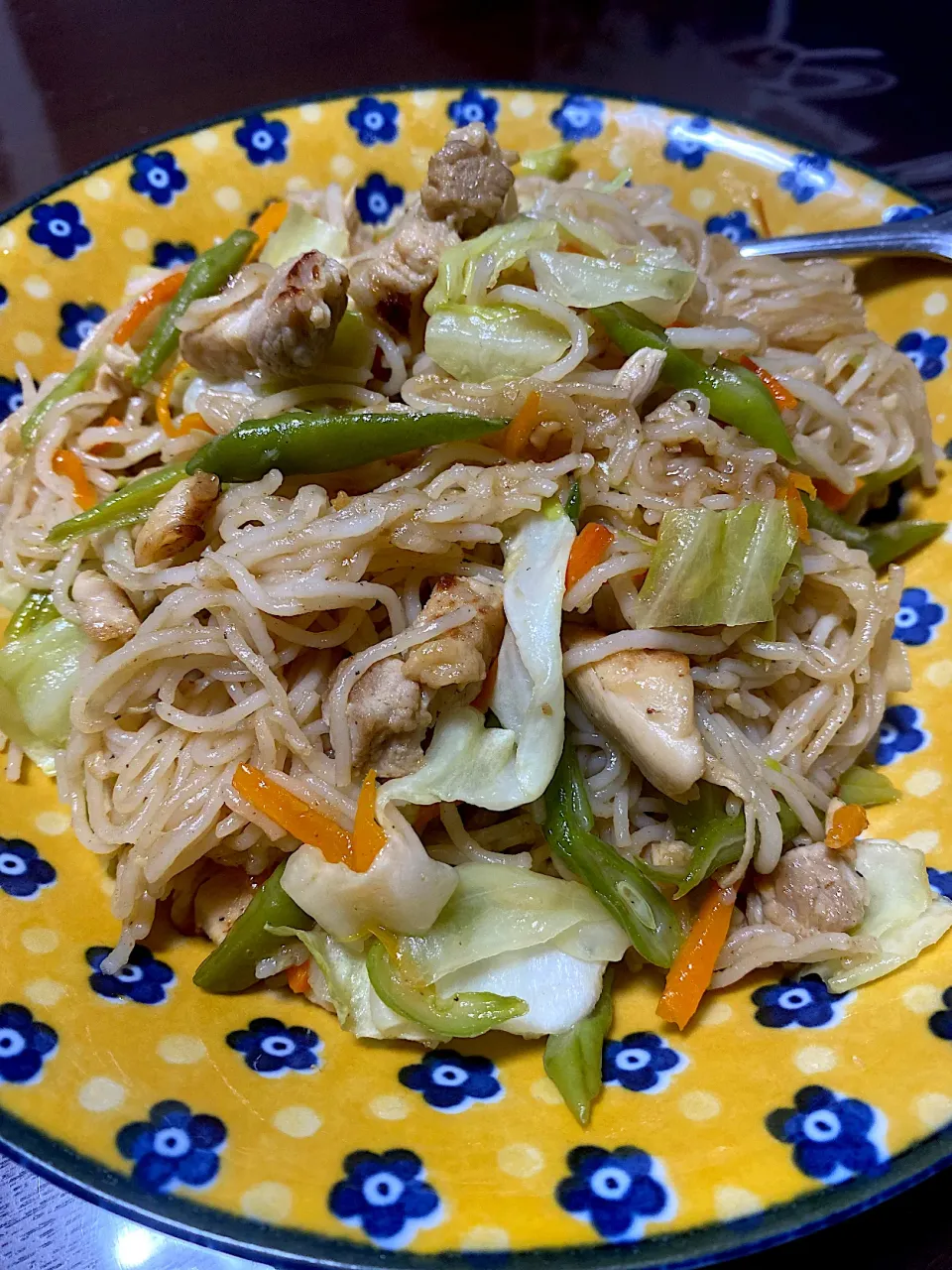 Philippine Pansit|Laarni Nabongさん