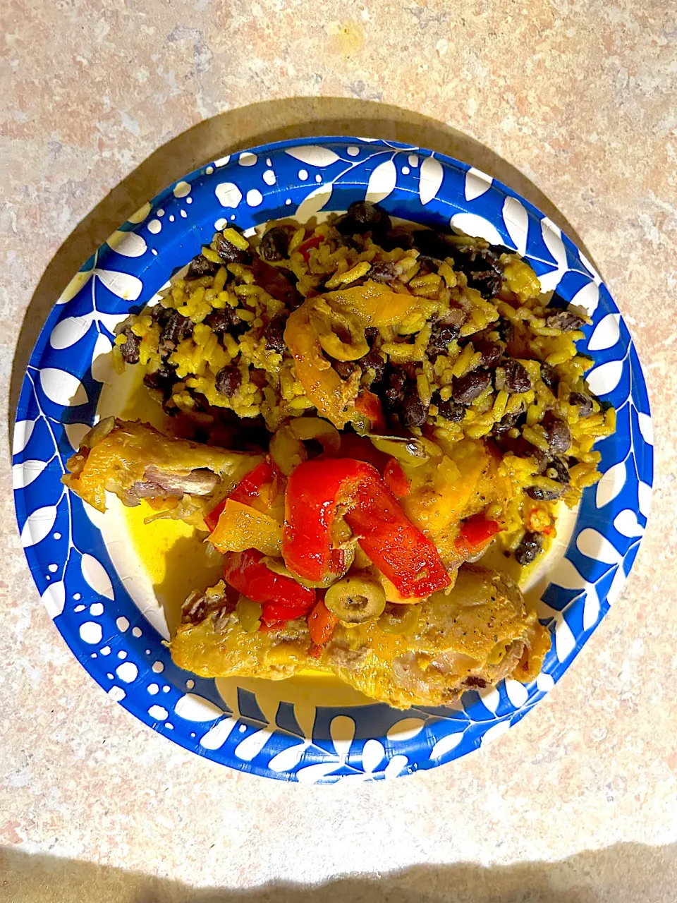 Spanish chicken, yellow rice with black beans|Kareem Boogieさん