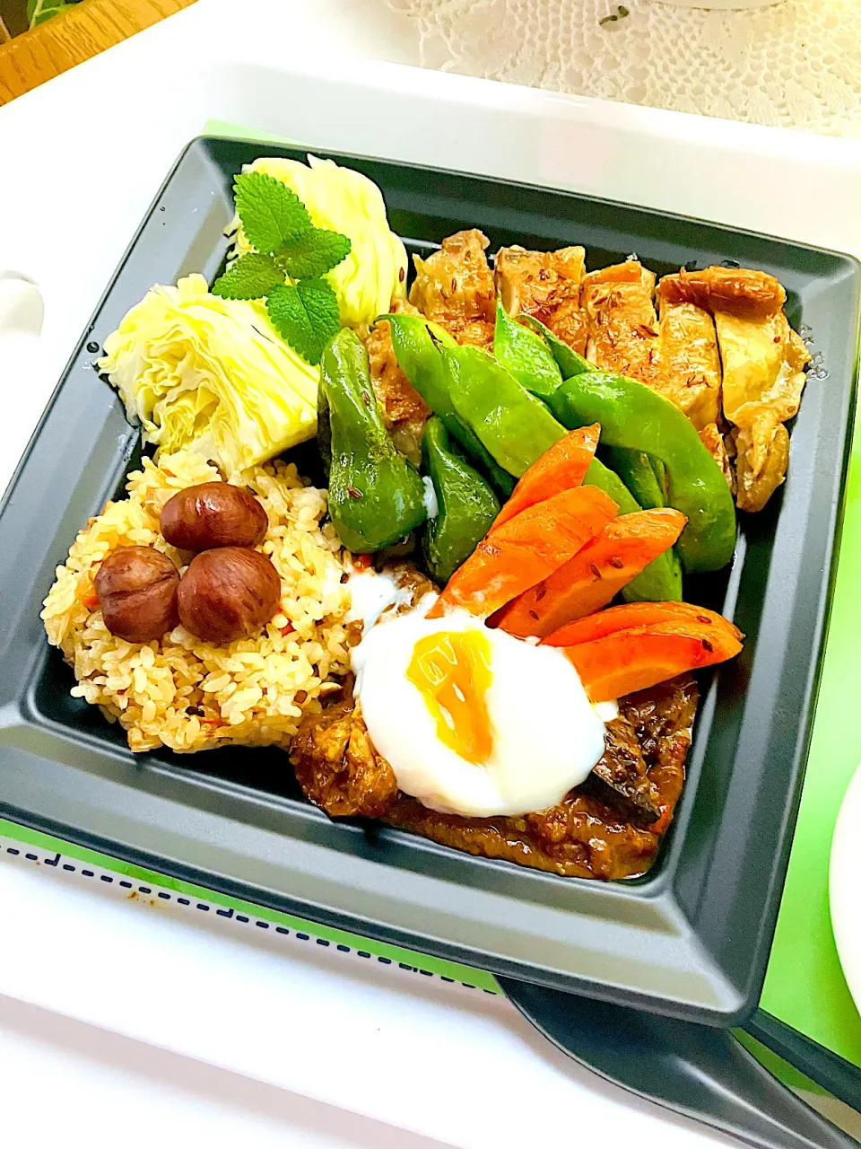 アルモンデカレー弁当🍱🍛|HAMI69さん