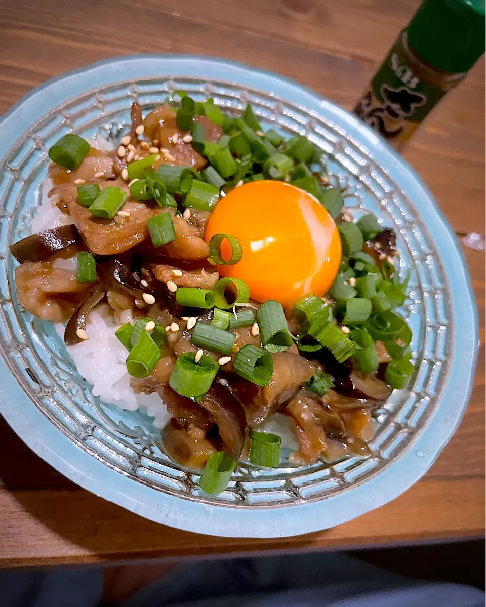 Snapdishの料理写真:豚トロなす丼|まなさん