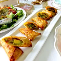 Snapdishの料理写真:Avocado egg rolls|soomiさん