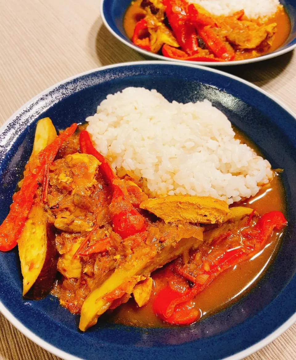 ナスと赤ピーマンのスパイスチキンカレー|ももこさん