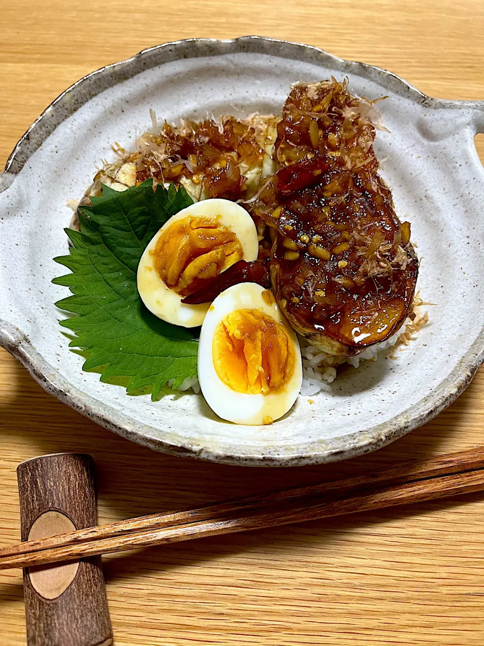 今日の夜ごはん~白茄子のステーキ丼~|ゆかｕさん