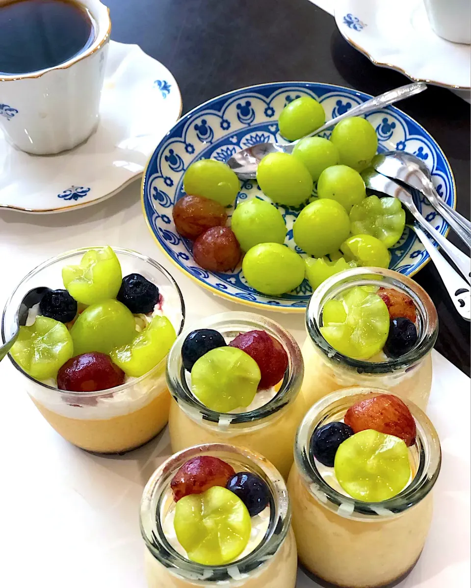 Snapdishの料理写真:シャイマスカット＆ピオーネのプチプリンアラモード🍇🍮|さらっと🍀さん