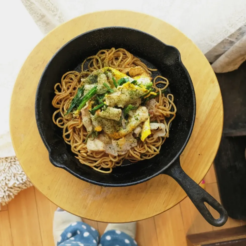 豚バラ入りニラ玉のオイスターソース焼きそば|mi_neneco♪さん