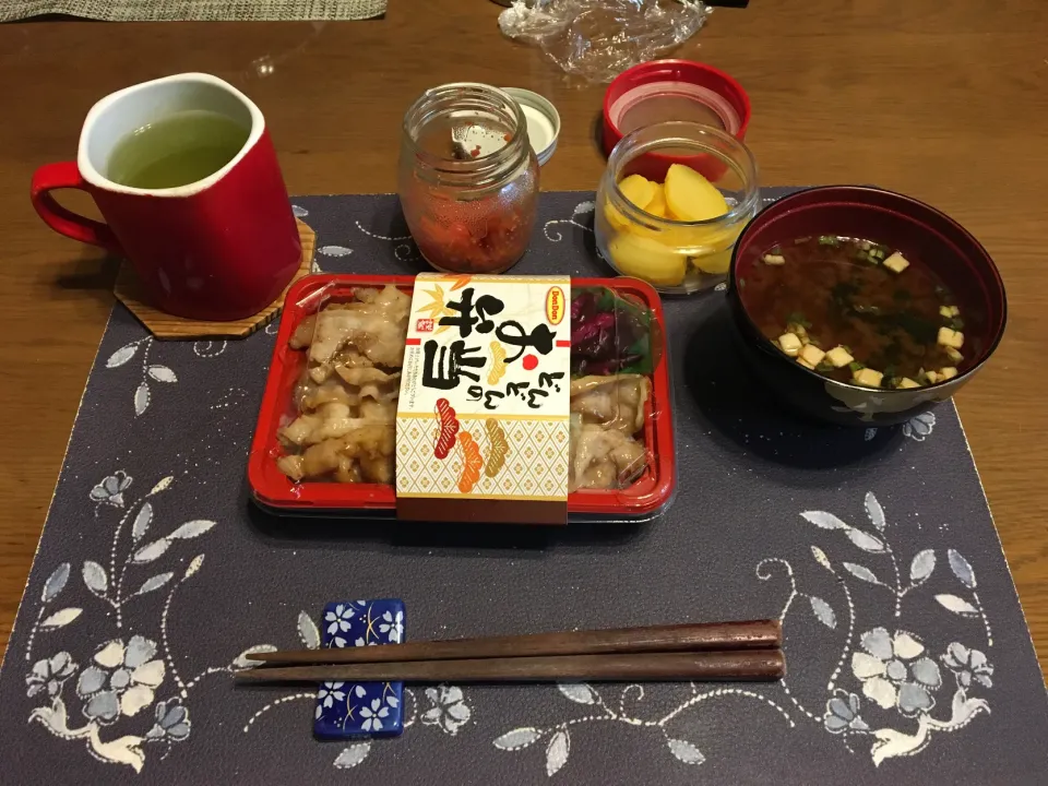 豚カルビ重(昼飯,どんどん弁当)|enarinさん