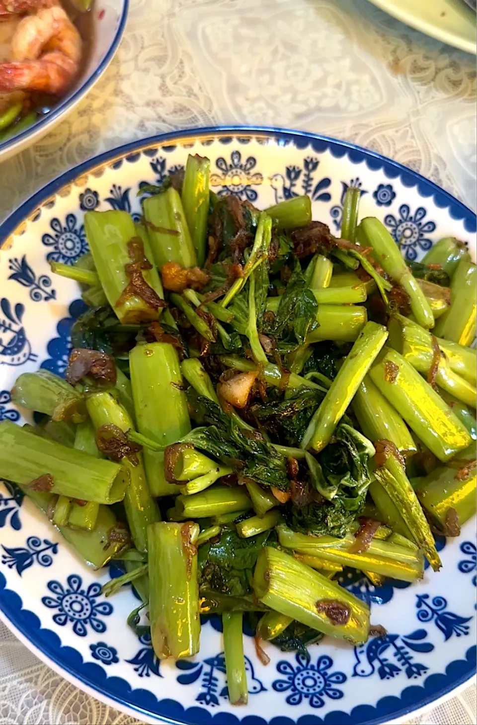 Stir Fried Morning Glory with Shrimp Paste|praiさん