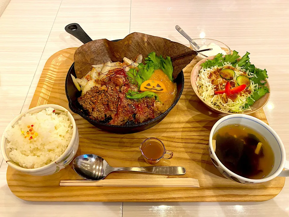 ステーキ定食|髙野泰朋さん