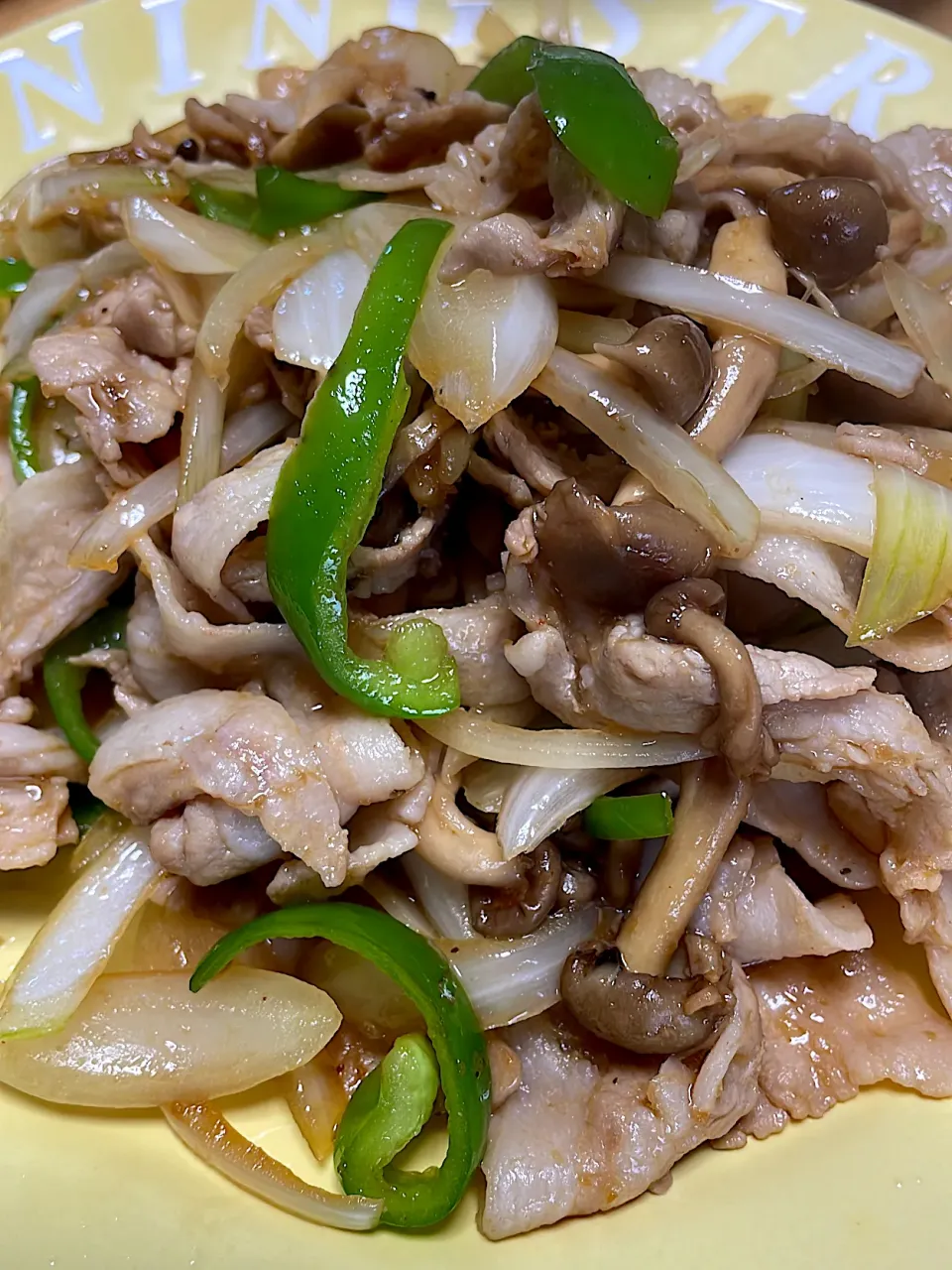 焼肉のタレで炒めました。ちょっとだけ業務スーパーの姜葱醤入れてみました😊|abekoさん