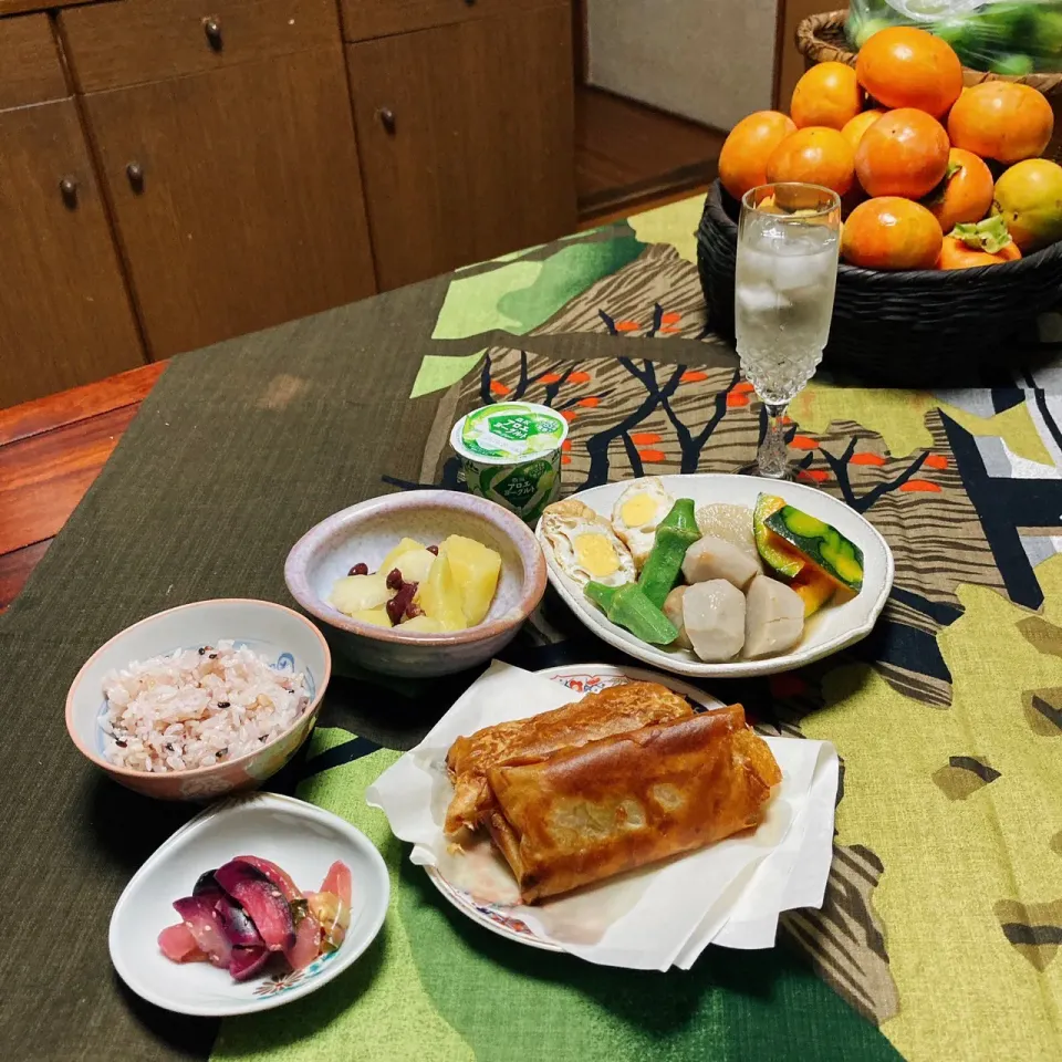 grandmaの晩ごはん☆ 今夜はゴーヤ入り春巻き、有り合わせの煮物、昨日のさつま芋の甘煮…即席のしば漬け、ちょっとクセになる味やわ|kaoriさん