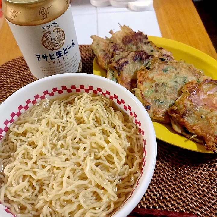 Snapdishの料理写真:豆苗と桜えびのチヂミ&素ラーメン（しじみ醤油）|705さん