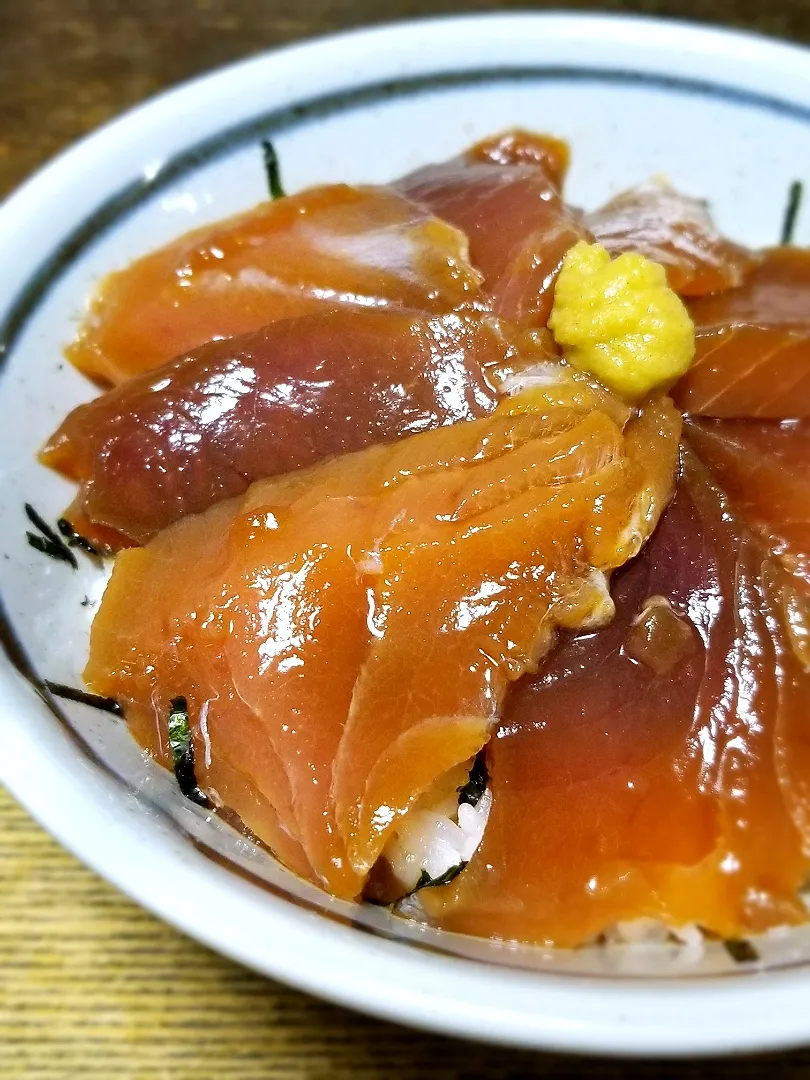 Snapdishの料理写真:パパ作👨マグロの漬け丼|ぱんだのままんさん