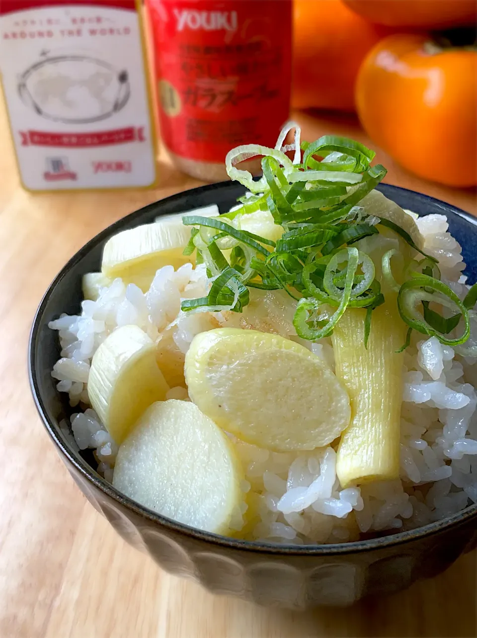 🌏おいしい世界ごはんパートナー🌍
ワールド調味料で秋の味覚大満喫♪
やさしい味わいのガラスープで
マコモダケの炊き込みご飯🍚新米|9421beruさん