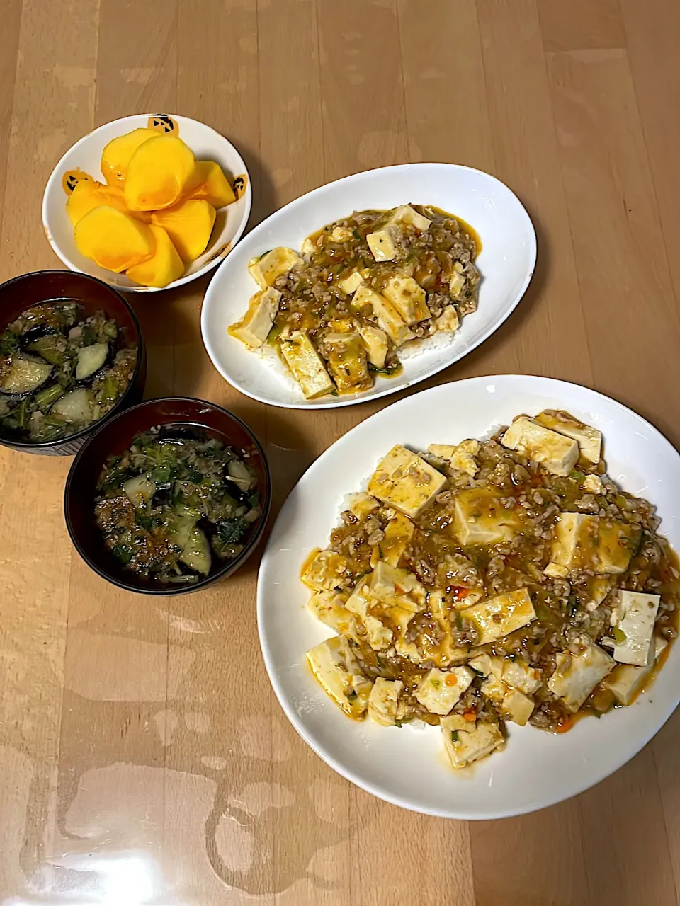 麻婆丼　揚げナスと生姜のスープ　柿|そのみさん