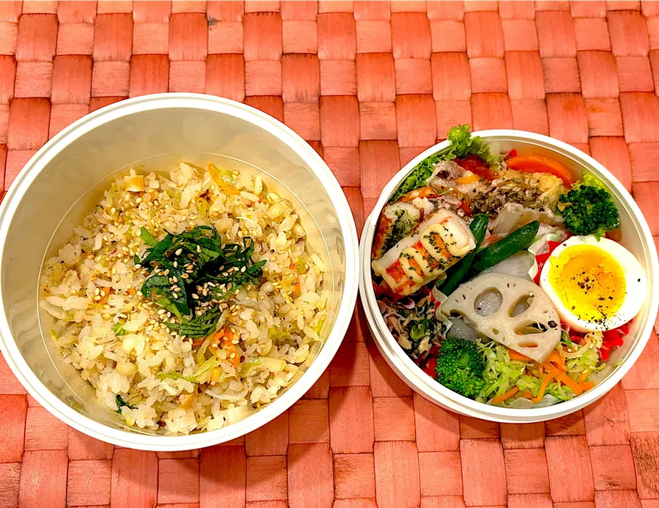 Snapdishの料理写真:中学生息子のお弁当🍱 豚と白菜のチーズ焼きと鮭マヨ炒飯弁当🍱|Snow10さん