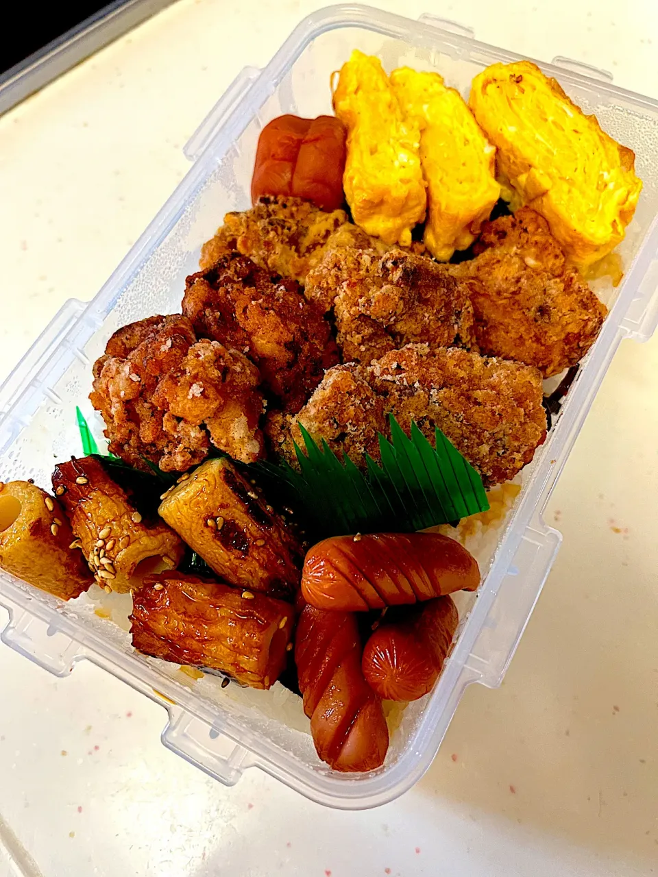 Snapdishの料理写真:浅漬けの素で唐揚げ弁当|ぽててとさん