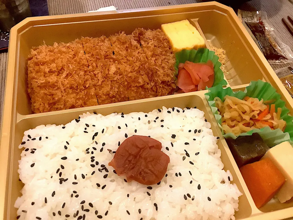 豚カツ弁当🍱😋|アライさんさん