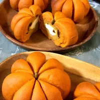 Snapdishの料理写真:🎃クリームチーズ、ラムレーズン入りフロマージュ🎃|manaさん