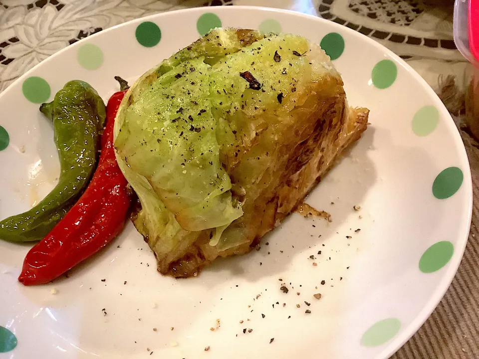 キャベツと万願寺とうがらしのステーキ😋|アライさんさん