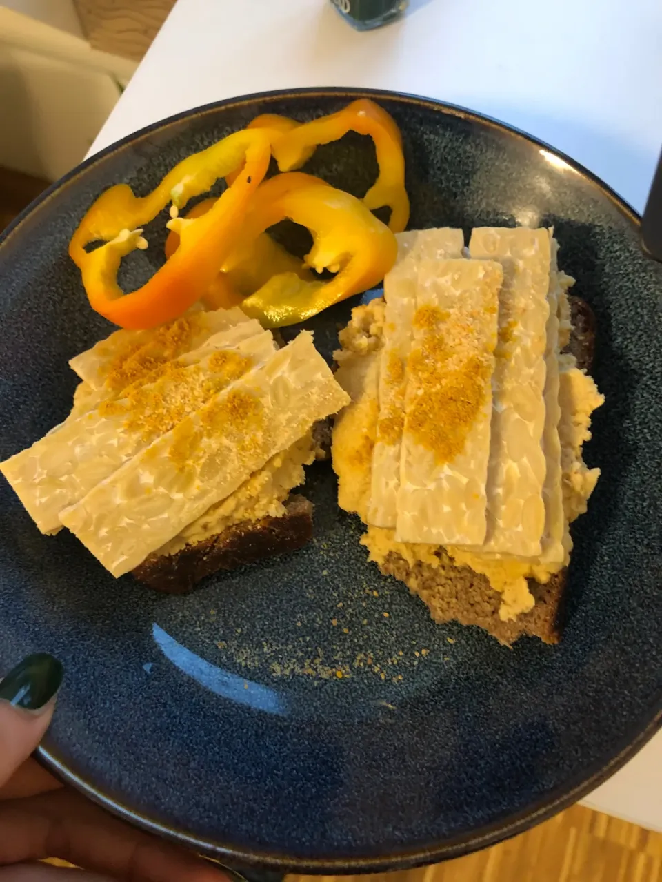 Abendbrot (brot hummus tempeh)|Maluさん