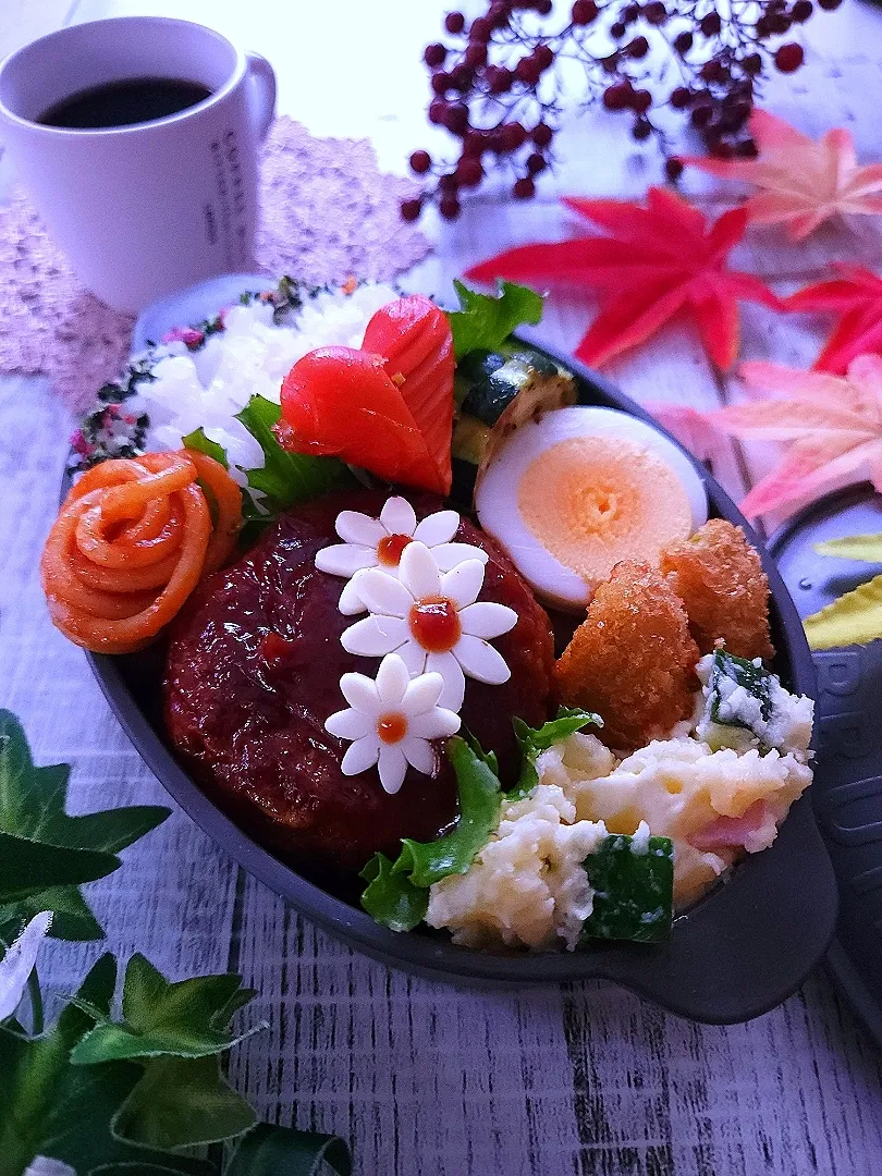 Snapdishの料理写真:ハンバーグ弁当|sugar beansさん