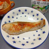 Snapdishの料理写真:塩糀パウダーで焼きぶり🐟|jun(・x・)さん