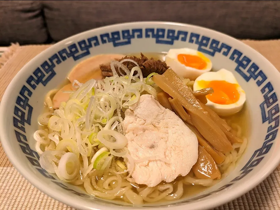 自家製チャーシューと鶏ハムもトッピング
佐野ラーメン🍜|しあるさん