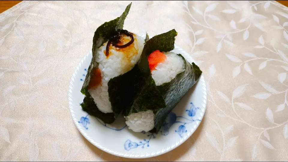 10/23の夜勤弁当
おにぎり2種🍙|卯月さん