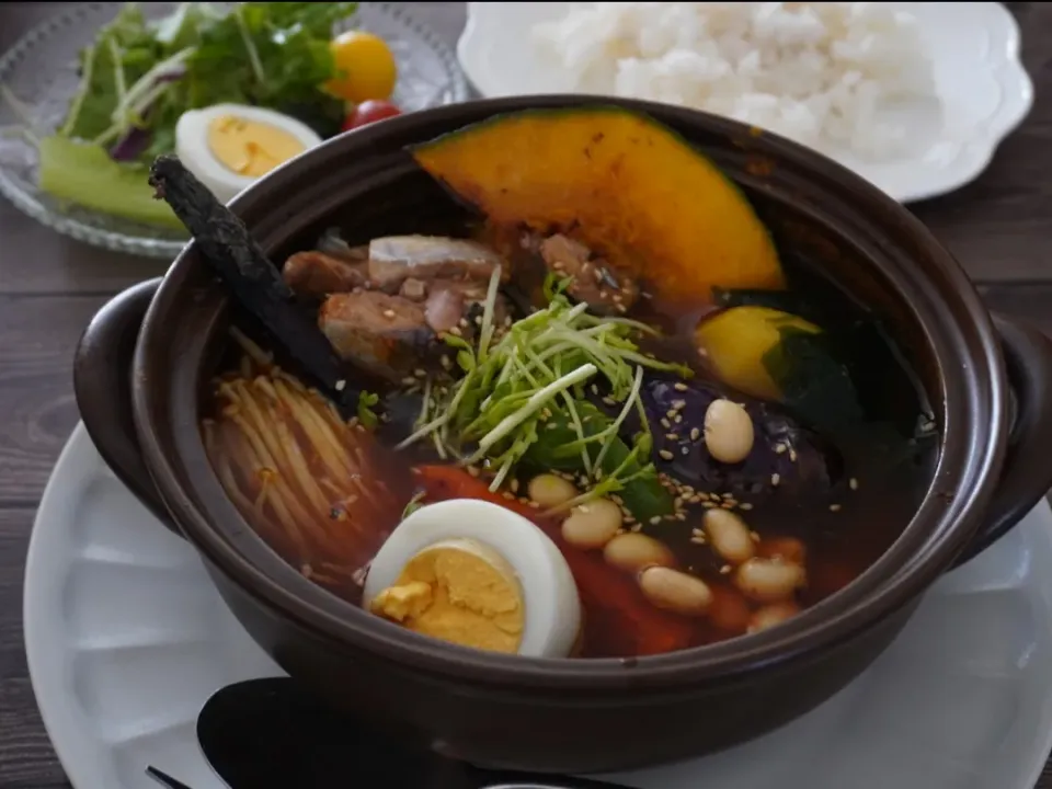 あとのせ鰹節香る、まごわやさしいスープカレー鍋|ちいさなしあわせキッチンさん