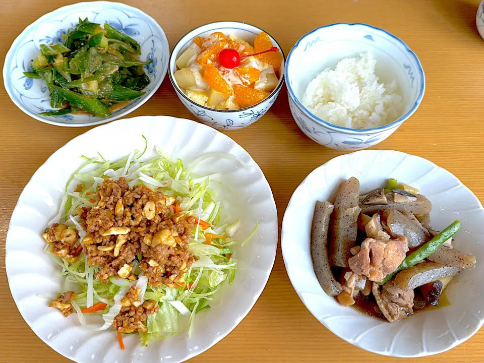 蒟蒻と鶏肉の煮込みほか|kenさん