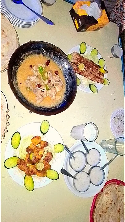 chicken karahi,chicken kabab,chicken Tikka with Yogurt and roti|guriaさん