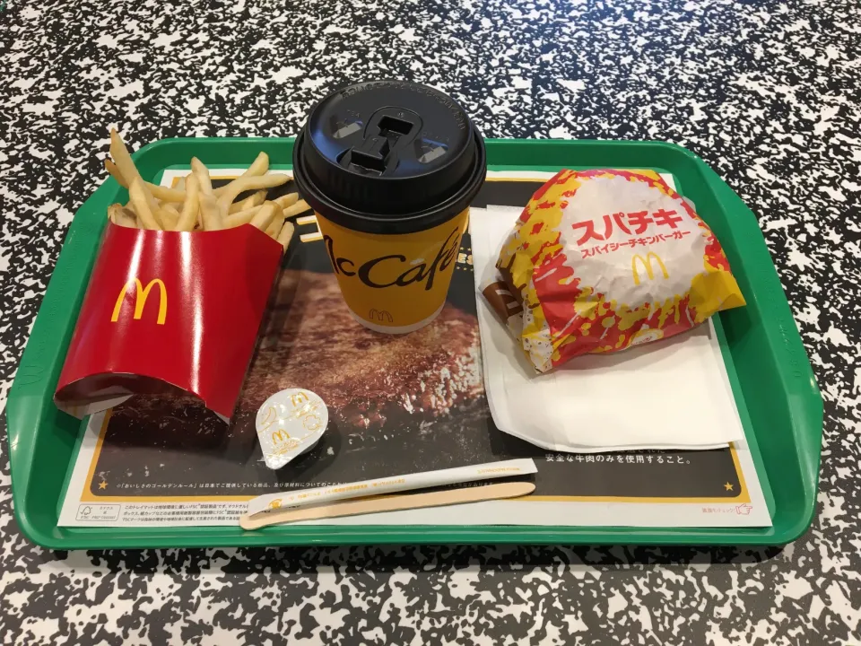 スパイシーチキンバーガー、フライドポテトM、ホットコーヒーM(昼飯、マクドナルド)|enarinさん