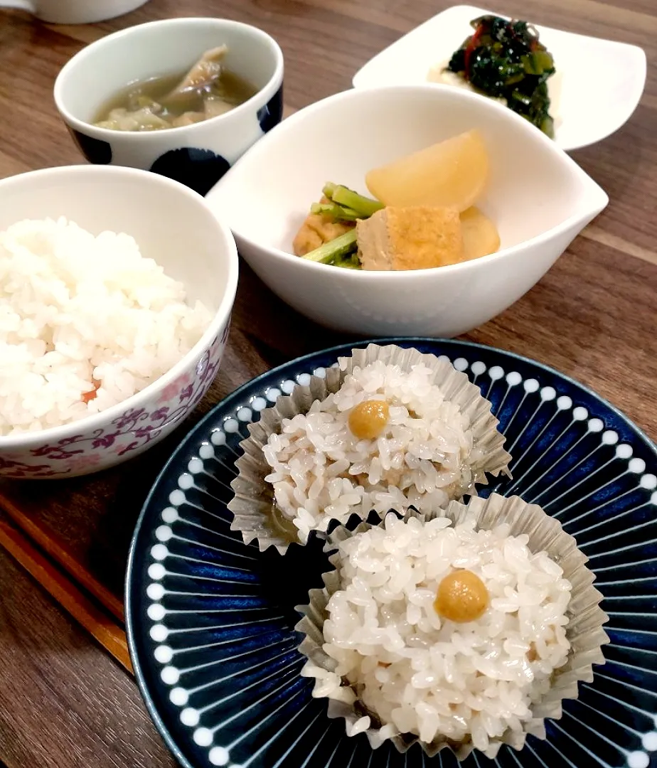 Snapdishの料理写真:鶏ひき肉で真珠蒸し|ゆりちさん