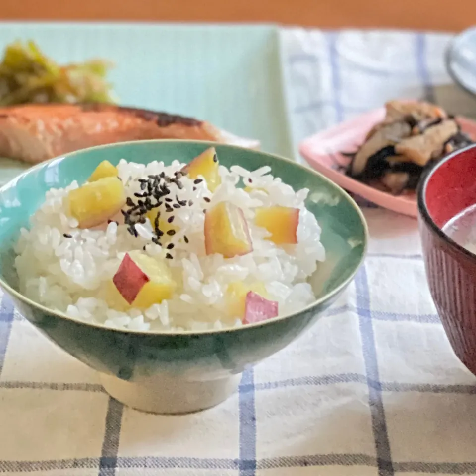 Snapdishの料理写真:さつまいもご飯と鮭の西京漬|みちこさん