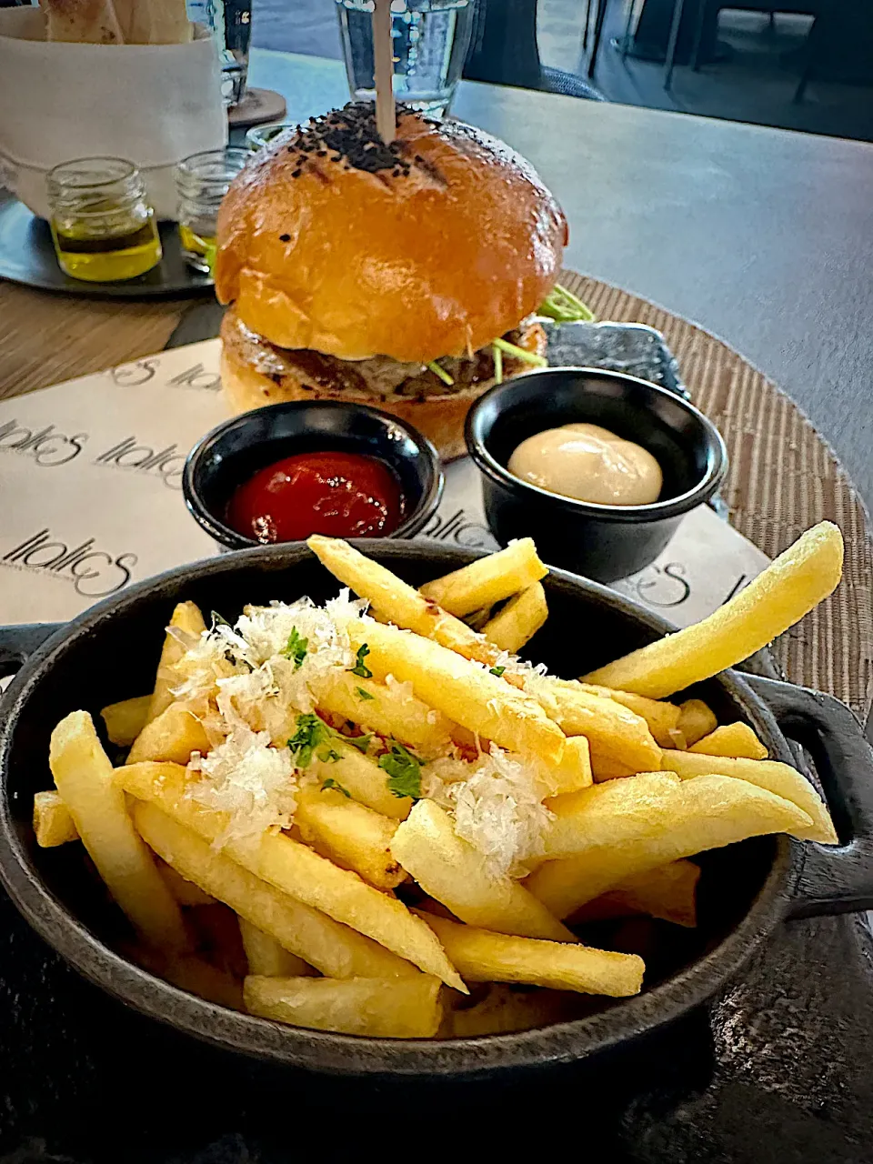 Burger & French fries|praiさん