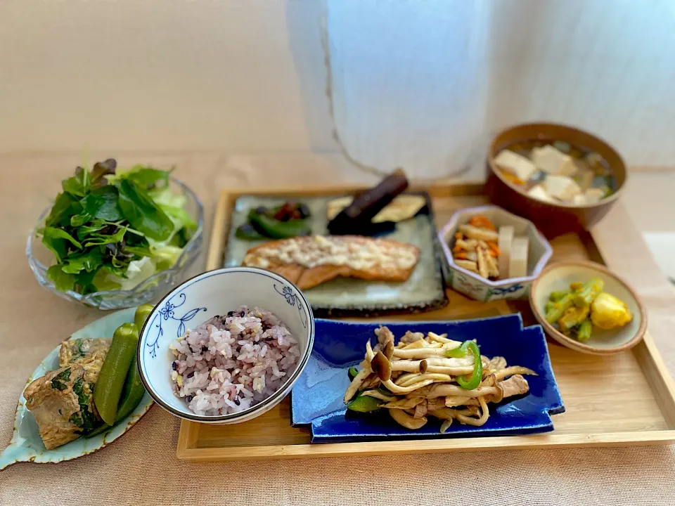 お昼ご飯🍚今日もモリモリ定食です♪|akariさん