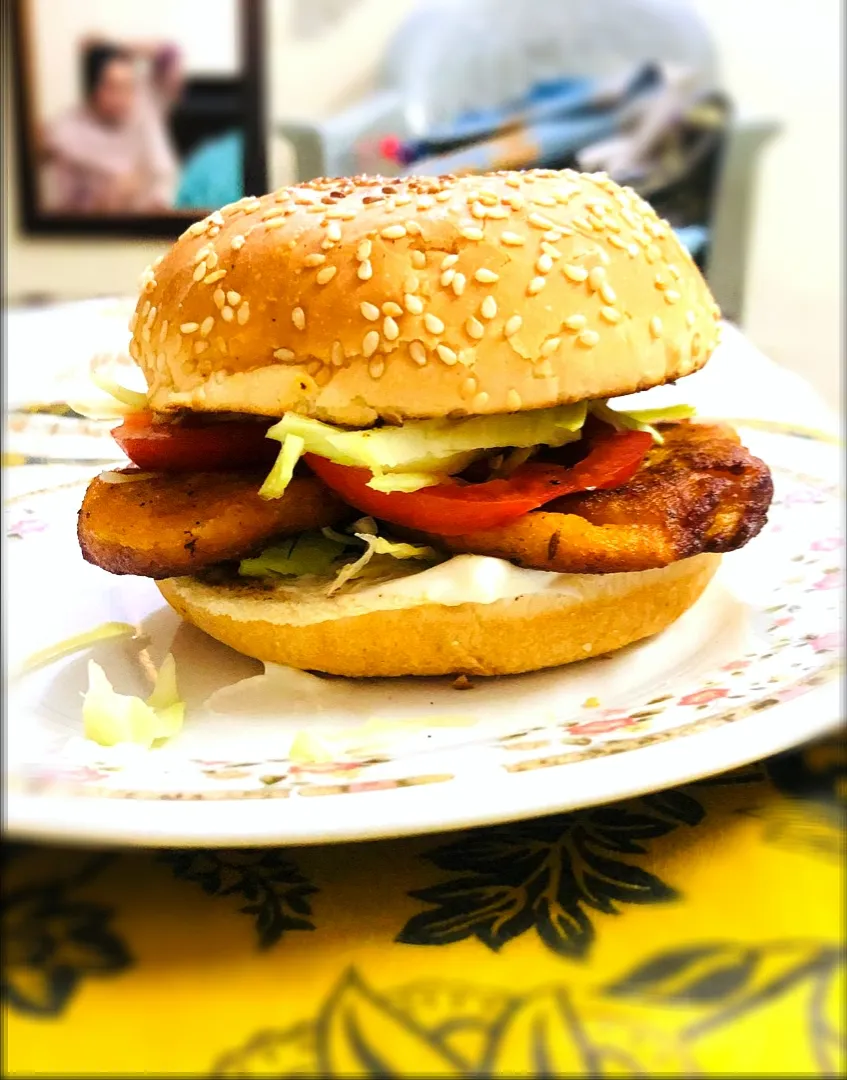 crunchy burger|AHSCOOKING Desi home Cookingさん