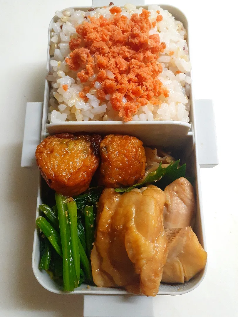 ☆中学生弁当☆雑穀鮭ごはん、蓮金平、薩摩揚げ、鶏照焼、ほうれん草胡麻和え|ｼｮｺﾗさん