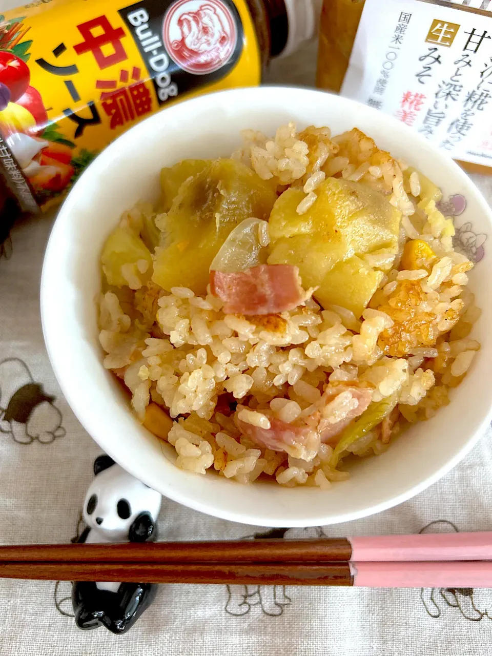 万能味ソースでじゃがいもとベーコンの炊き込みご飯|こずりんさん