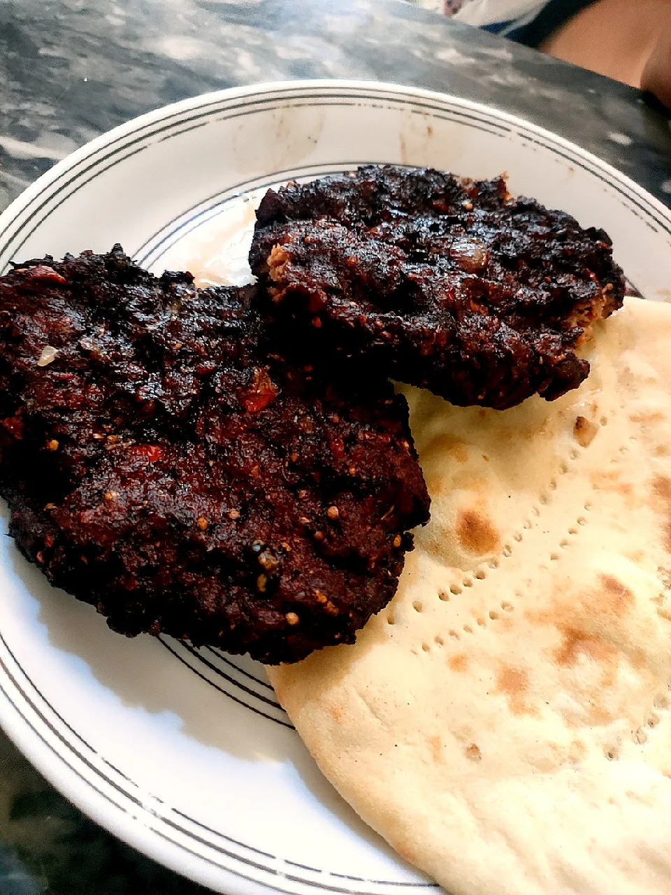 chapli kabab|Muhammad Faizyabさん