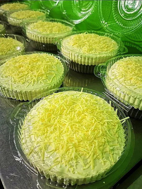 Milky Cheese Cake with shredded Cheese topping|Harlina  (Malaysia)さん