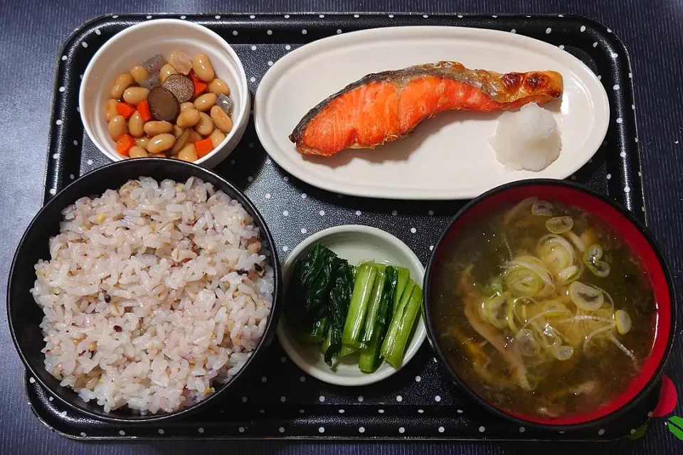 今日の朝ごはん（十六穀ごはんに焼鮭（紅鮭）、煮豆、舞茸とあおさのみそ汁、やわらか菜漬（小松菜漬））|Mars＠釜飯作り研究中さん