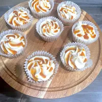 Snapdishの料理写真:Salted Caramel Mini Cheesecakes 🧁|kateさん