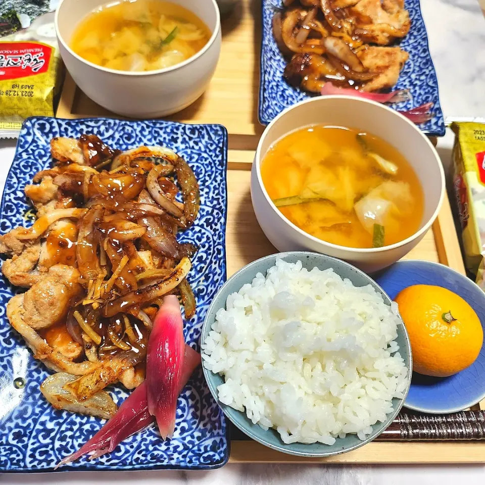 Snapdishの料理写真:我が家のしょうが焼き定食|Sakuraさん