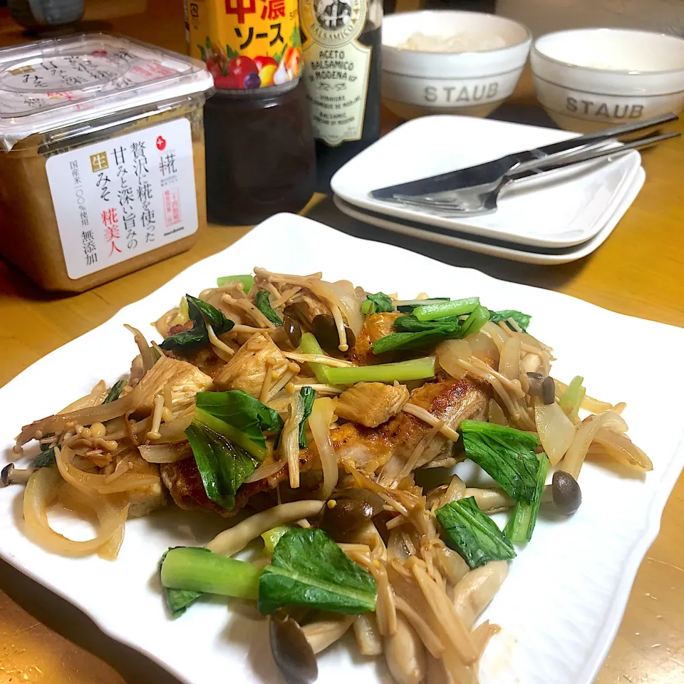 鶏のもも肉とキノコの万能味ソースソテー|さらっと🍀さん